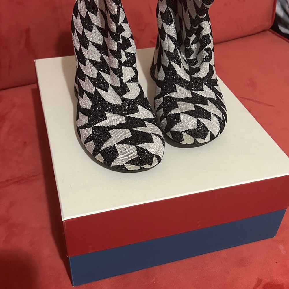 Marni - Jacquard Lurex Ankle Boots in Black/Cream - 38.5 - NWT - Picture 4 of 7